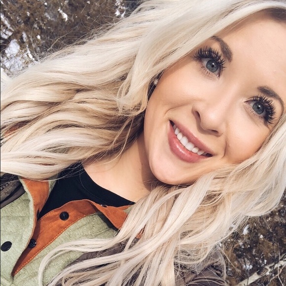 Meet your Posher, Alex - Picture 1 of 1